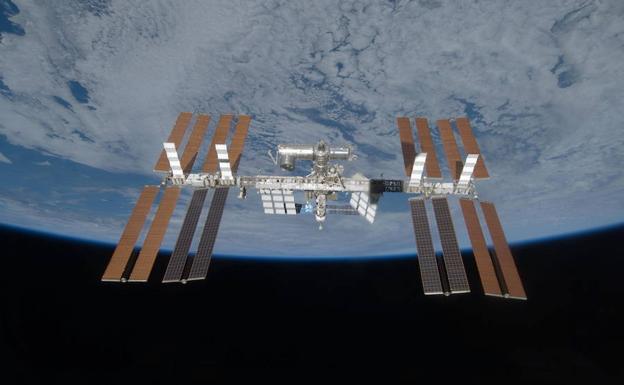 La Estación Espacial Internacional vista desde el 'Discovery'.
