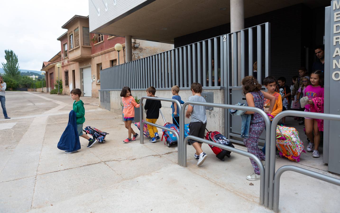 Fotos: Abre el colegio de Medran