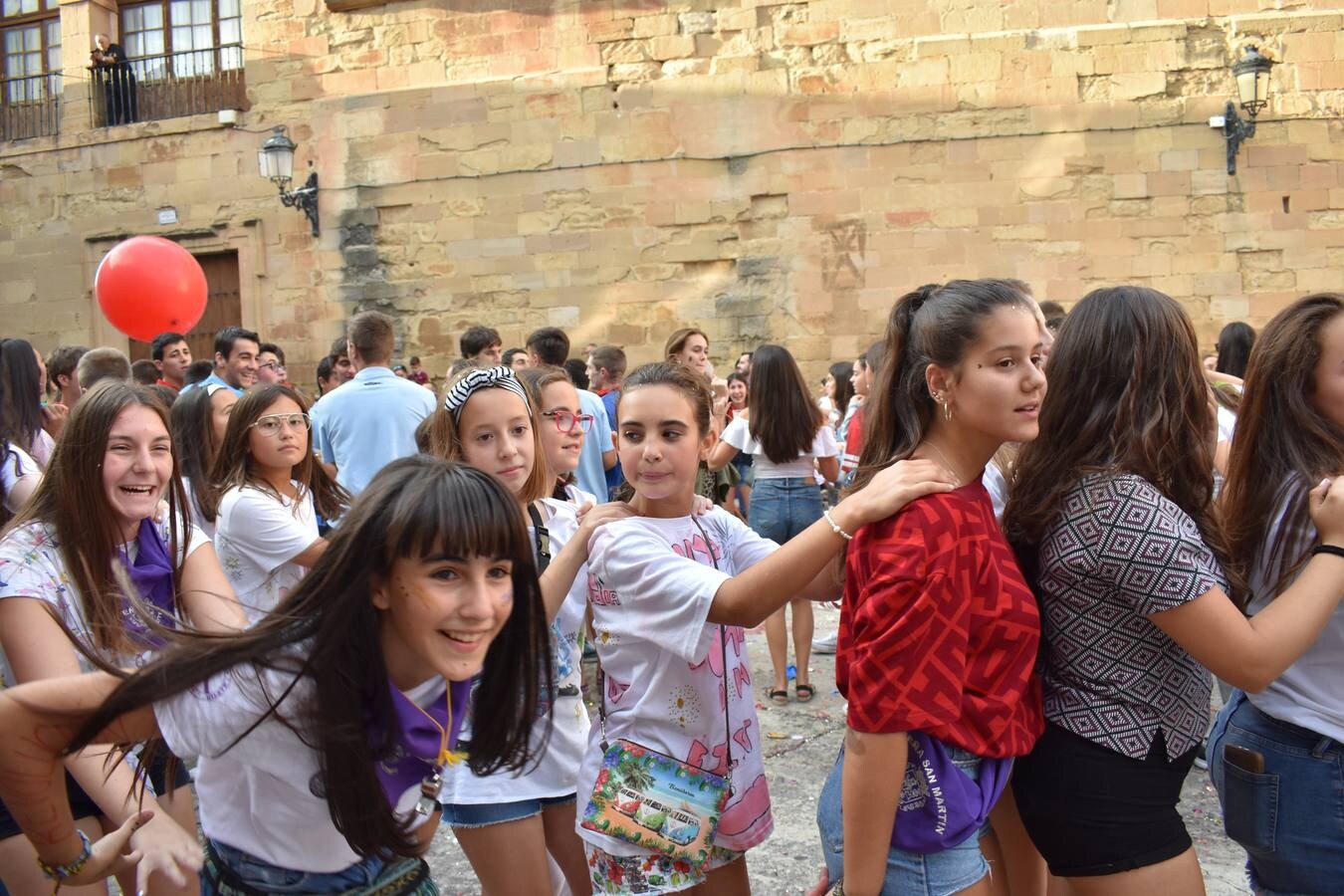 Gran ambiente en el disparo del cohete de las fiestas de la Virgen de la Antigua en Alberite.