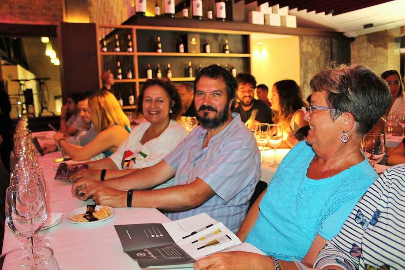 El cantautor protagoniza el acto 'Convesación en torno al vino' enmarcado en torno a los actos de la programaciónde 'El Rioja y los 5 sentidos'