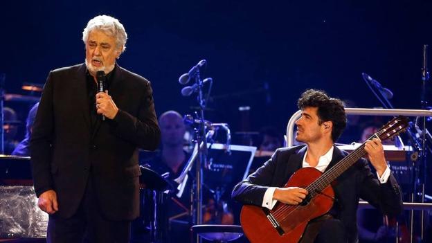 Pablo Sáinz Villegas y Plácido Domingo, en una actuación anterior. 