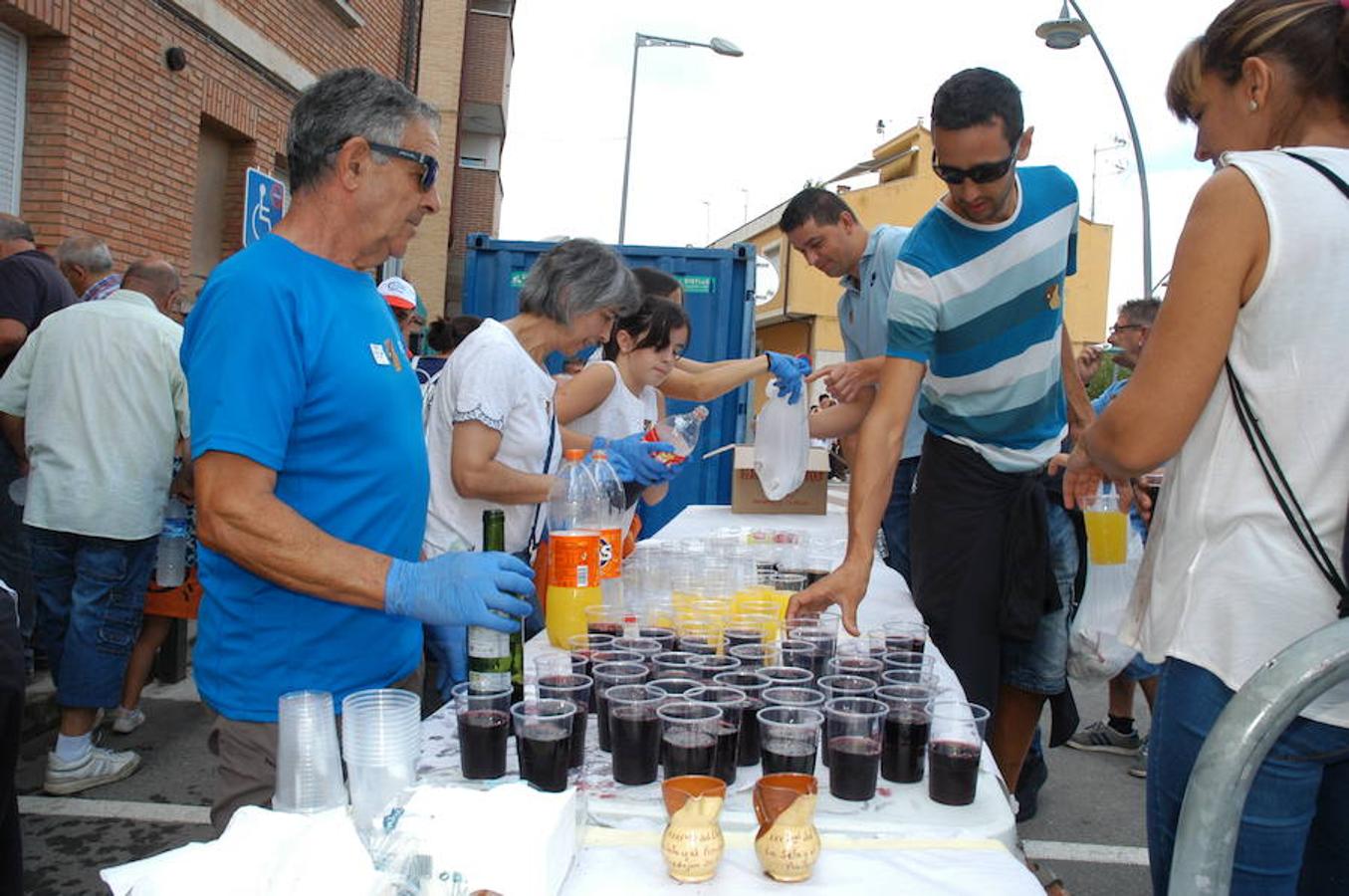 Celebración del XXX festival de la seta, el champiñón y el pimiento celebrado ayer en Pradejón con motivo de las fiestas de San Antonio