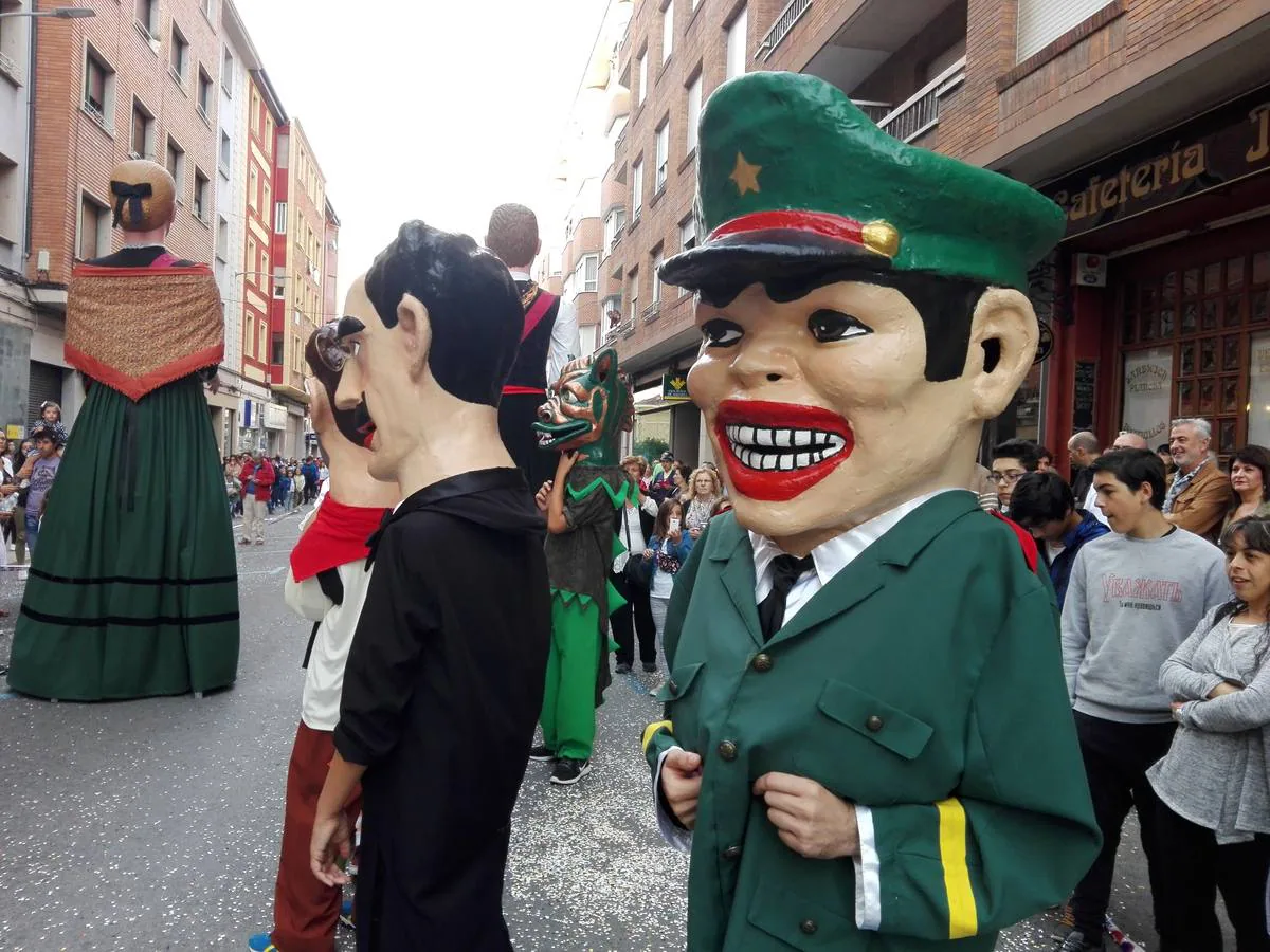 Fotos: Desfile de carrozas en Haro