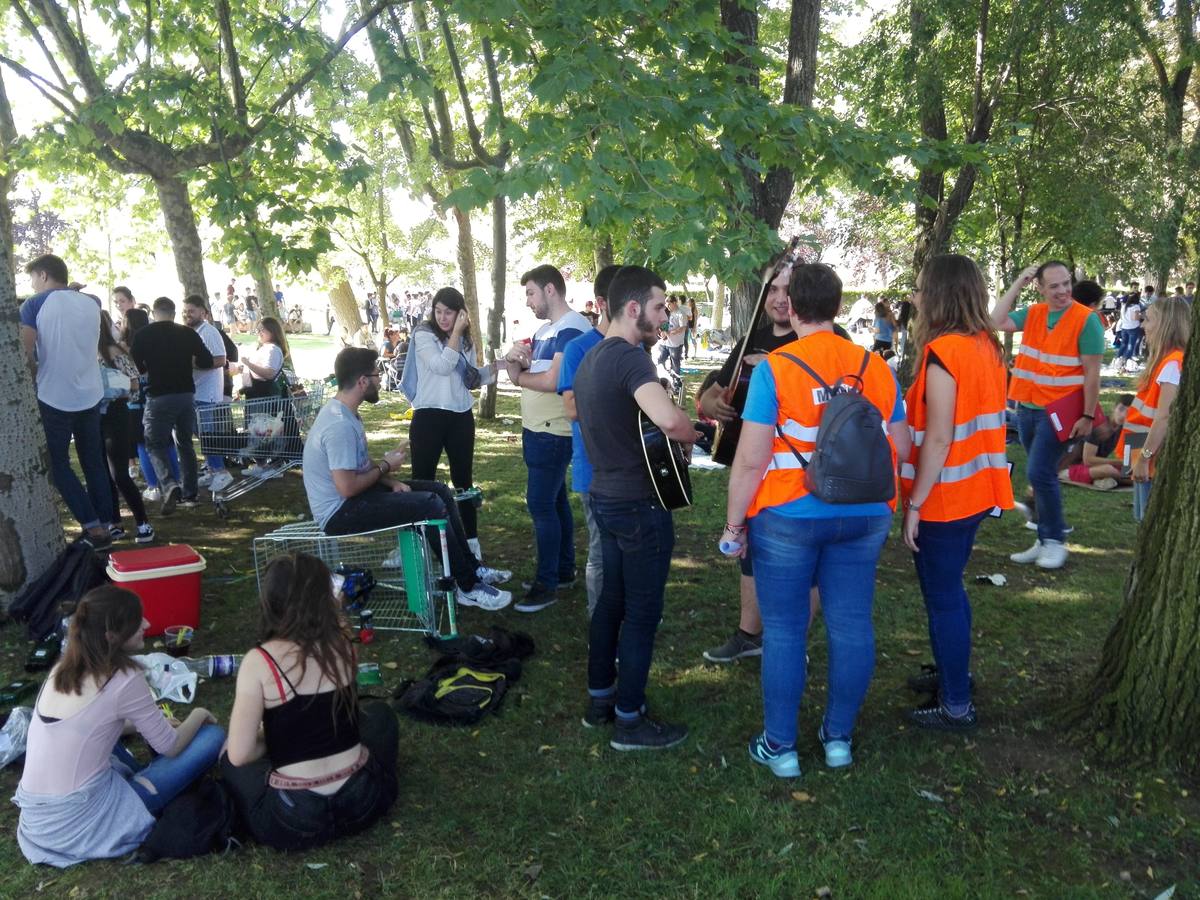 Cientos de jarreros culminan las fiestas de la vega con un recital de jolgorio