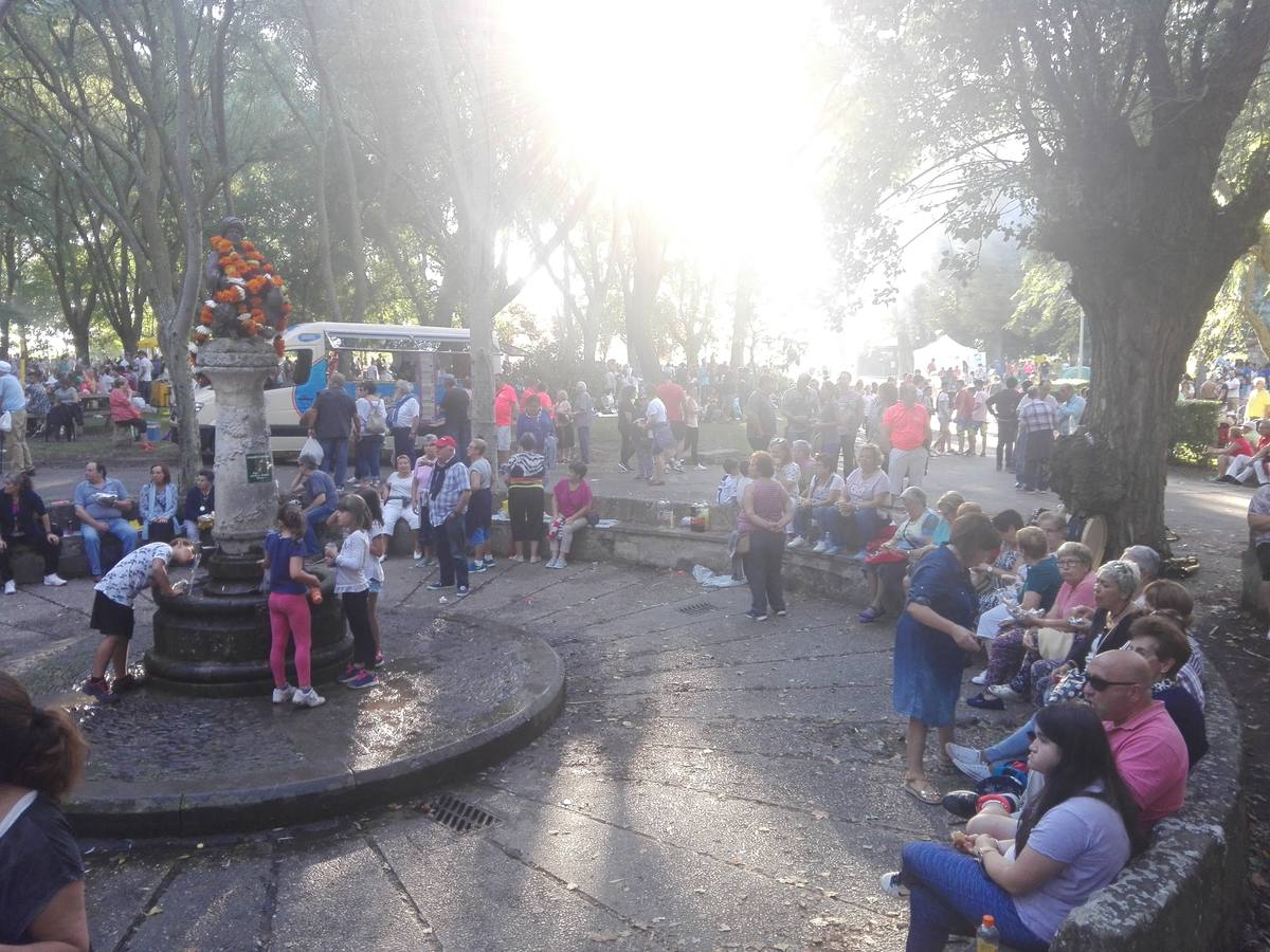 Cientos de jarreros culminan las fiestas de la vega con un recital de jolgorio