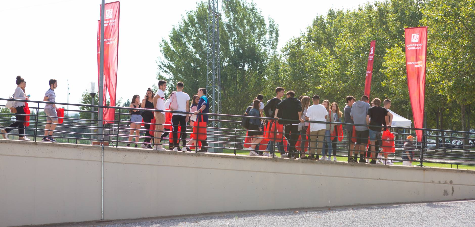 Fotos: La Universidad de La Rioja da la bienvenida a los nuevos estudiantes del curso 2018-2019