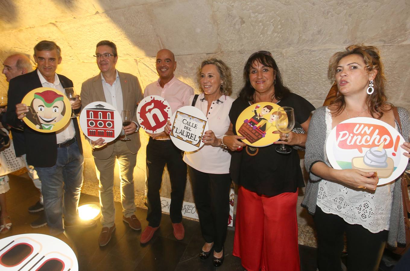 Fotos: Ciudadanos da la bienvenida a las fiestas de San Mateo