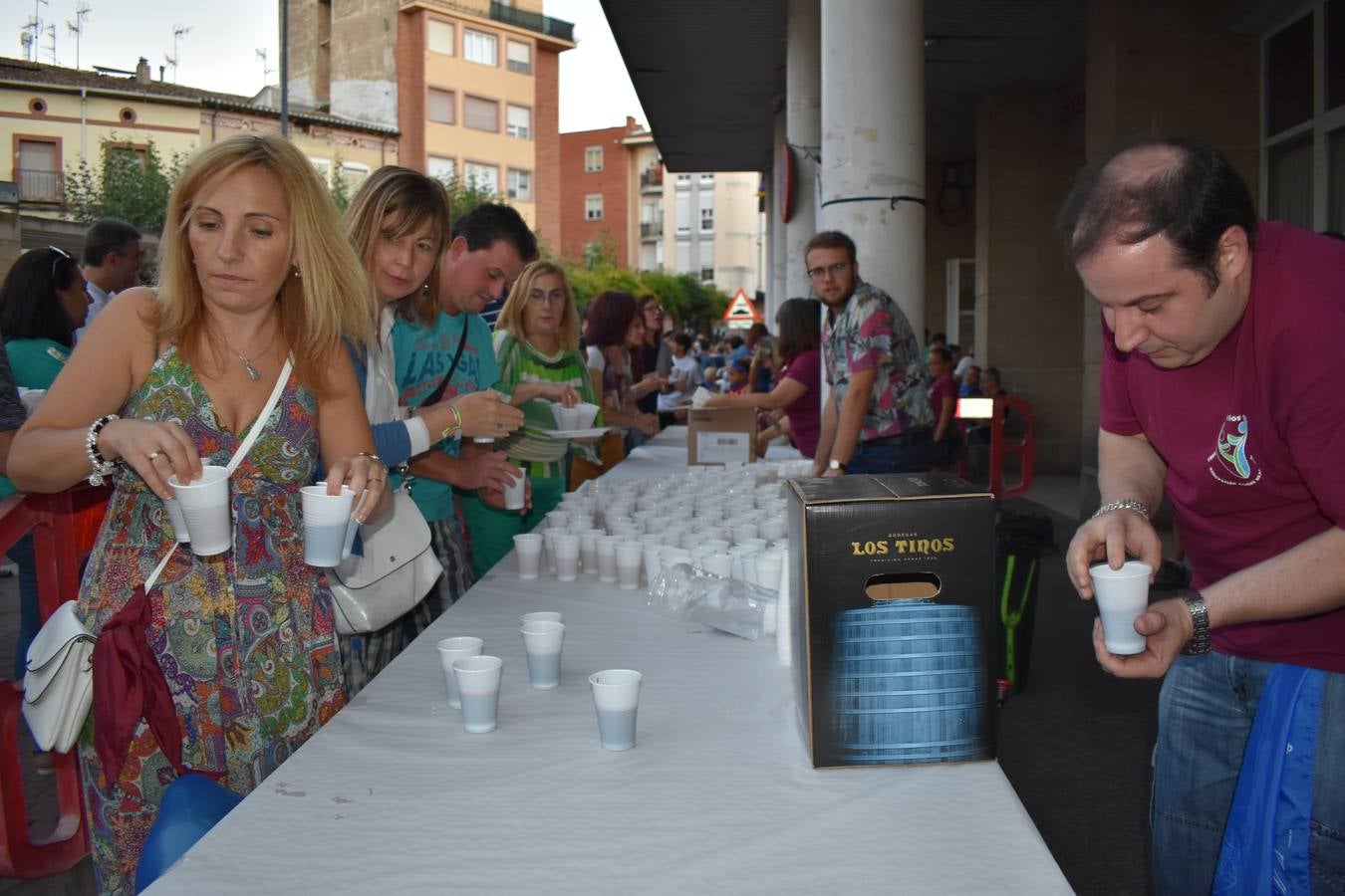 La Corporación infantil leyó el pregón y protagonizó el disparo del cohete que abre cinco días de fiesta por Santa Eufemia