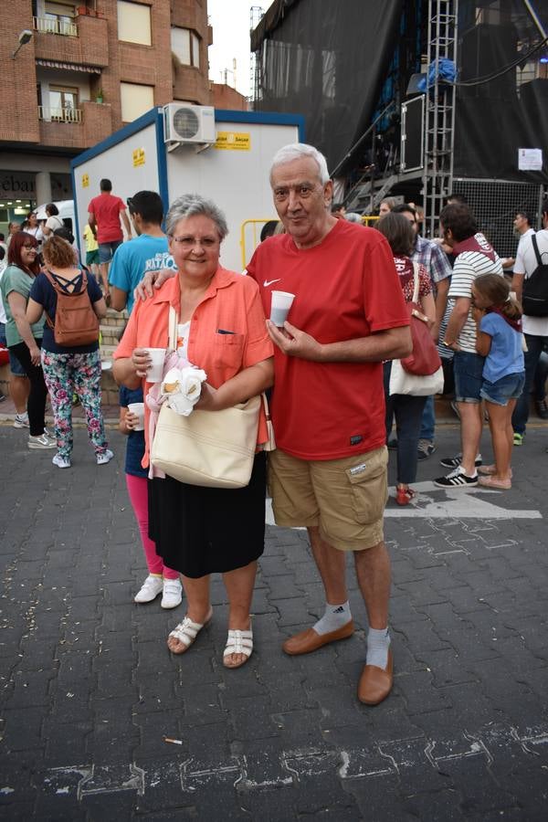 La Corporación infantil leyó el pregón y protagonizó el disparo del cohete que abre cinco días de fiesta por Santa Eufemia