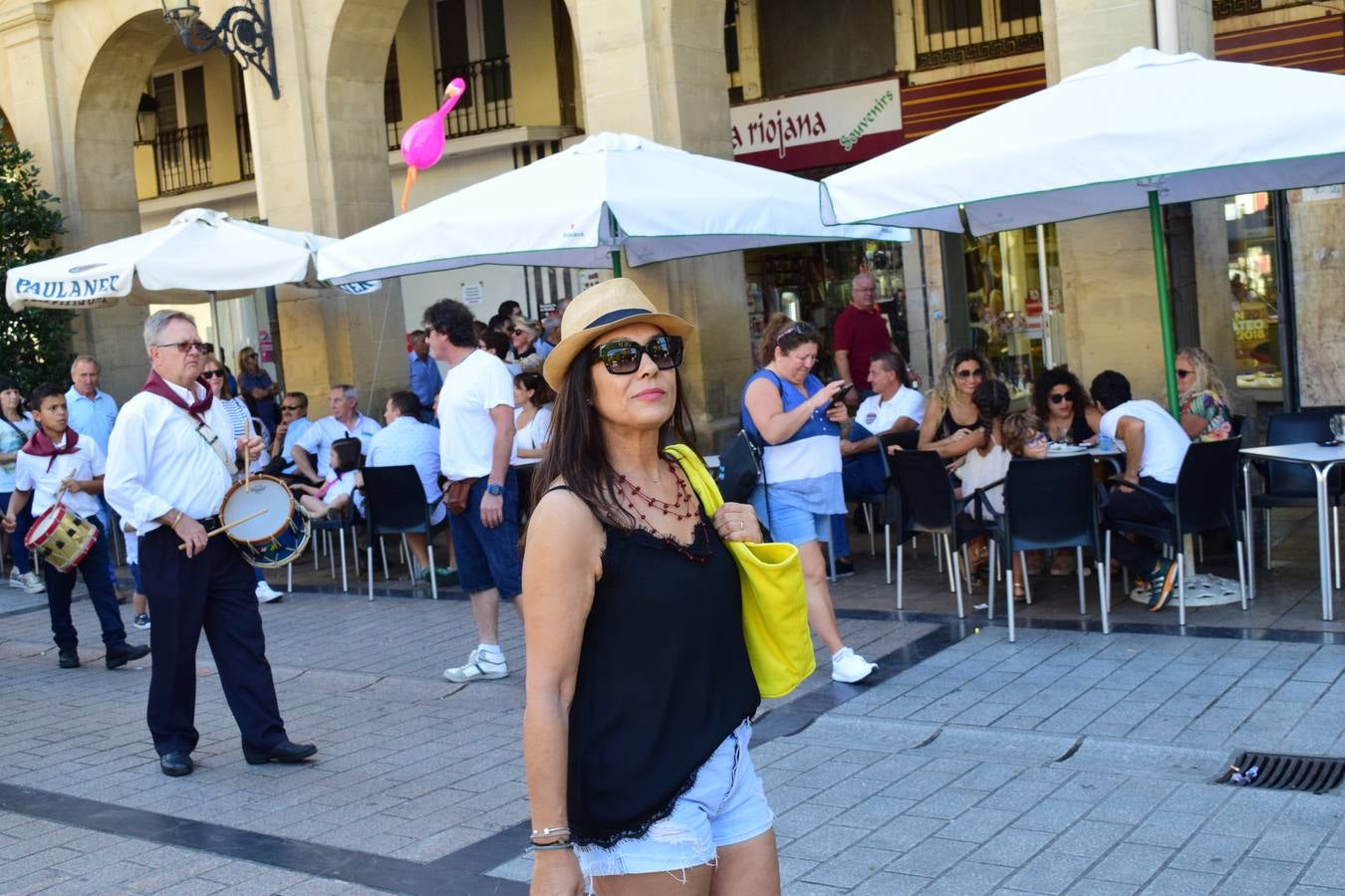 Miles de personas llenan hoy las calles de Logroño.