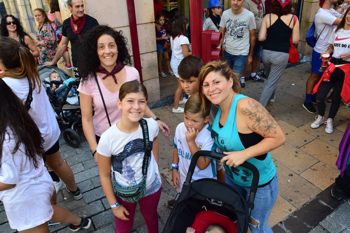 Miles de personas llenan hoy las calles de Logroño.