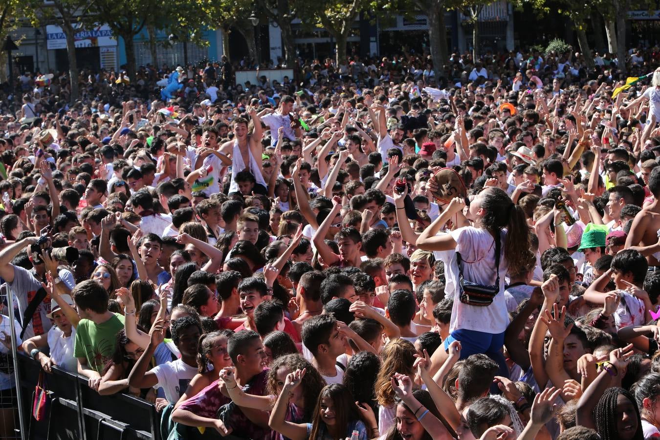 Las imágenes del fiestón en la Plaza del Ayuntamiento