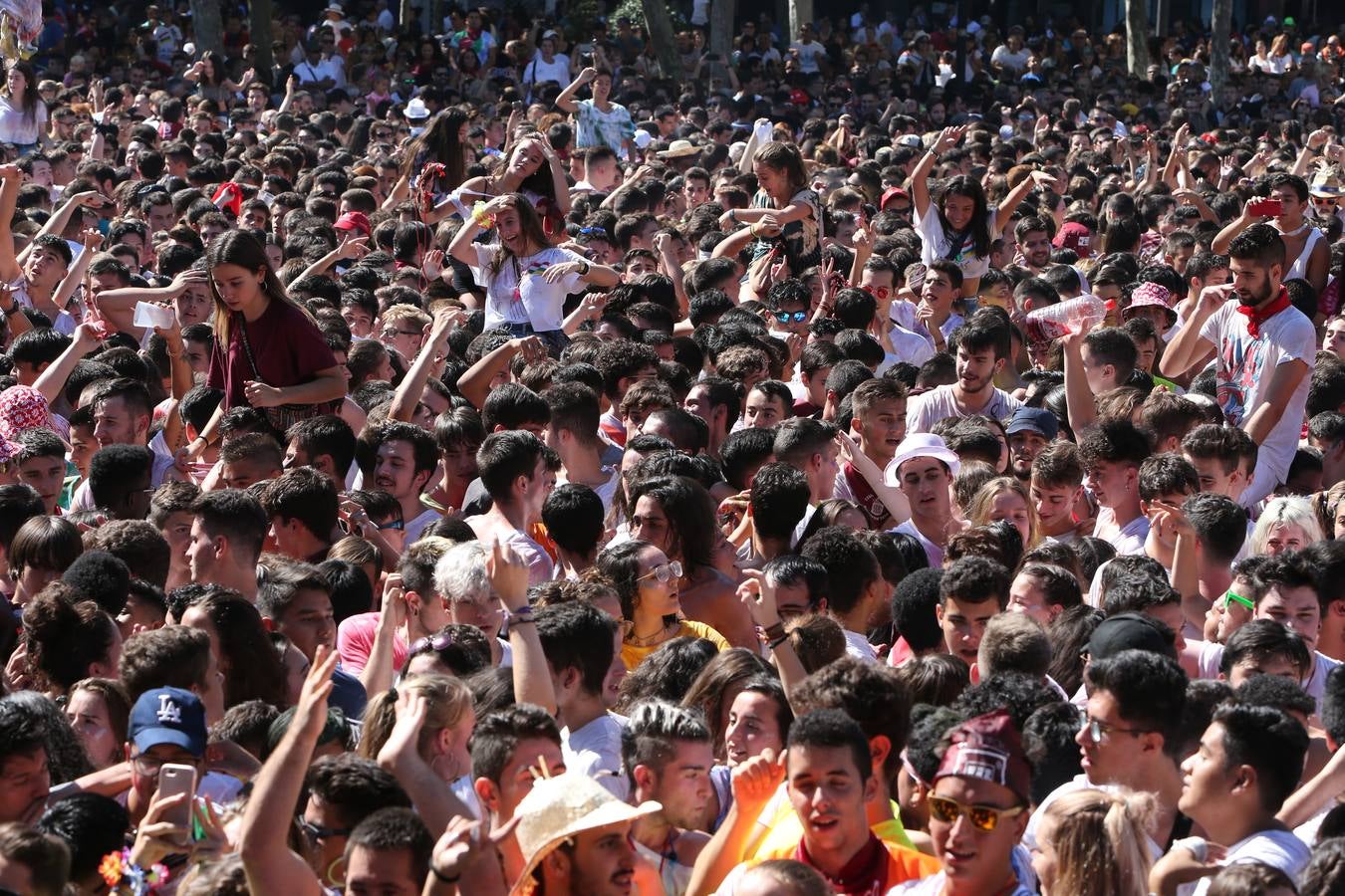 Las imágenes del fiestón en la Plaza del Ayuntamiento