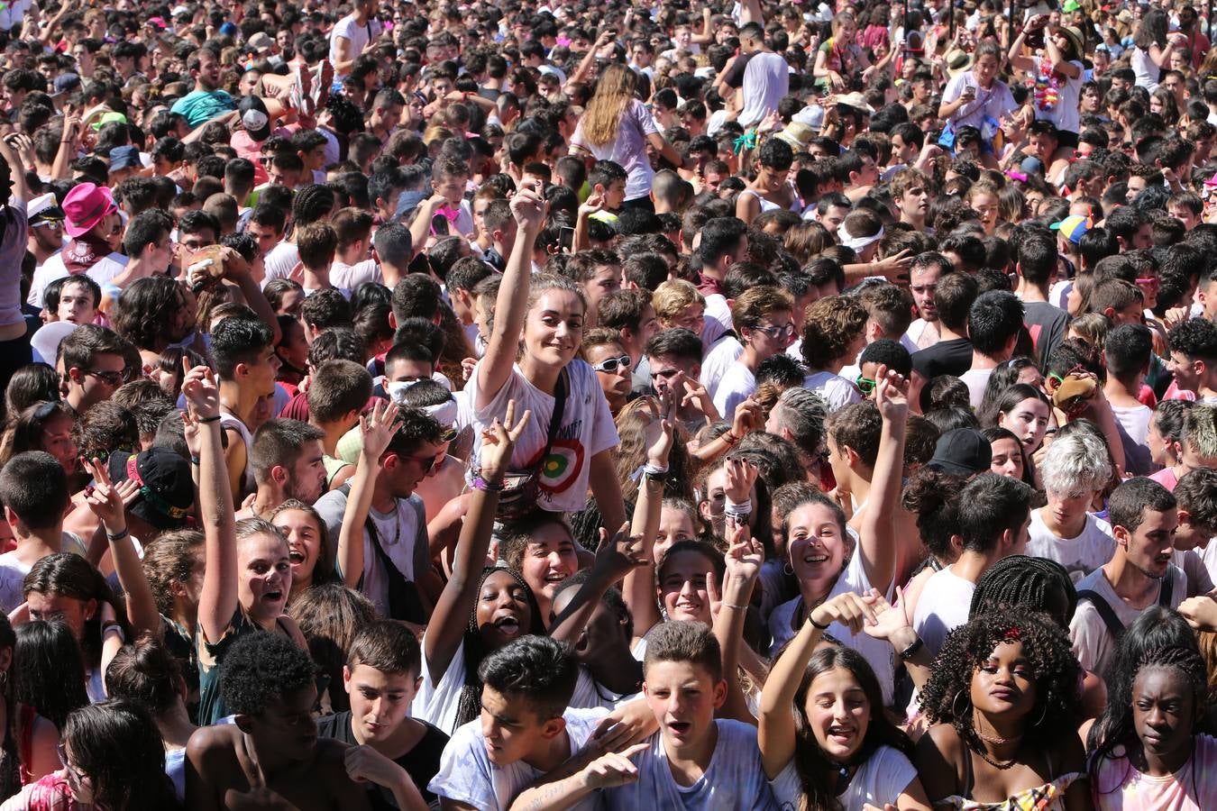 Las imágenes del fiestón en la Plaza del Ayuntamiento