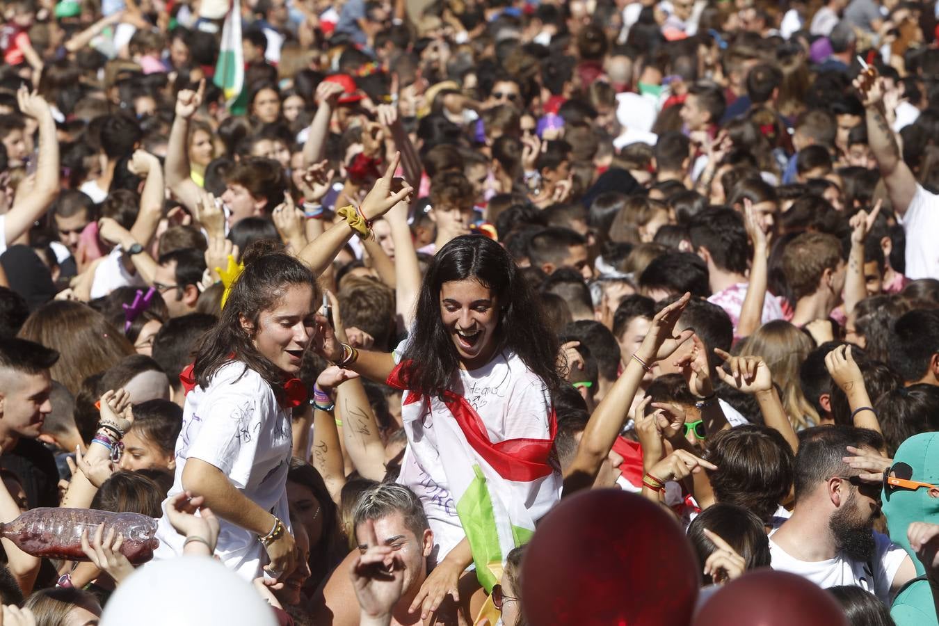 Las imágenes de la plaza del Ayuntamiento en el disparo del cohete