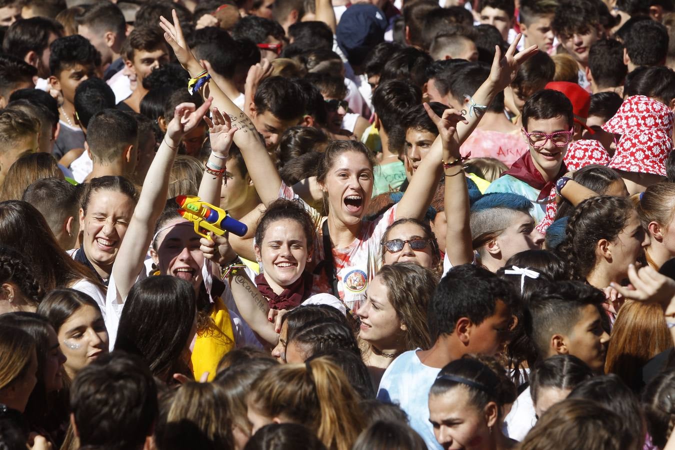 Las imágenes de la plaza del Ayuntamiento en el disparo del cohete