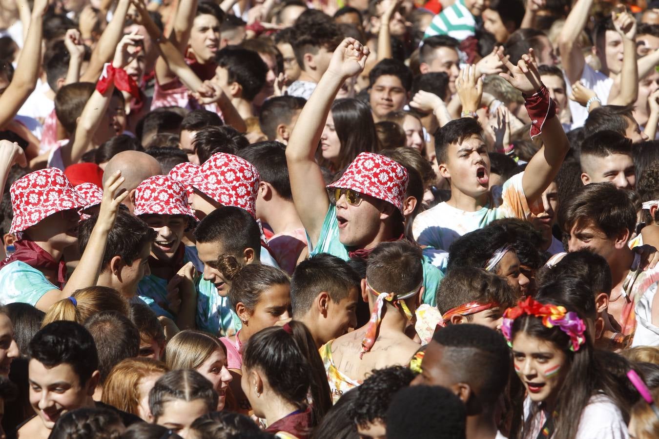 Las imágenes de la plaza del Ayuntamiento en el disparo del cohete