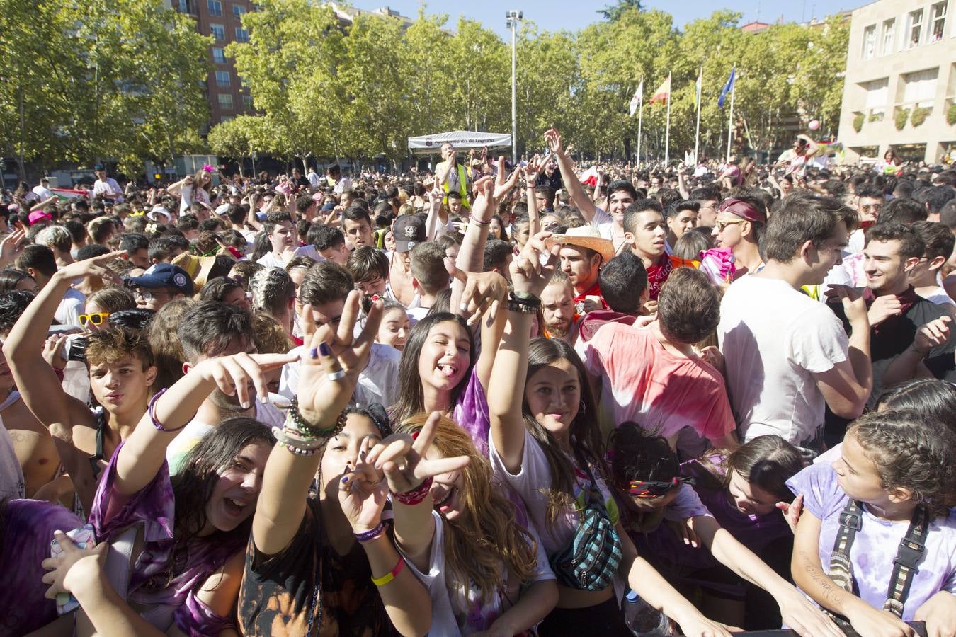 Las imágenes de la plaza del Ayuntamiento en el disparo del cohete