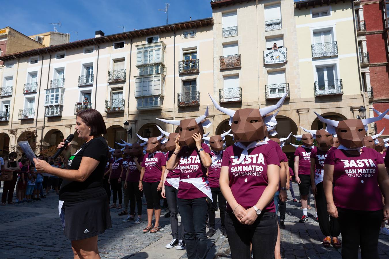 Protesta antitaurina en la Plaza del Mercado.