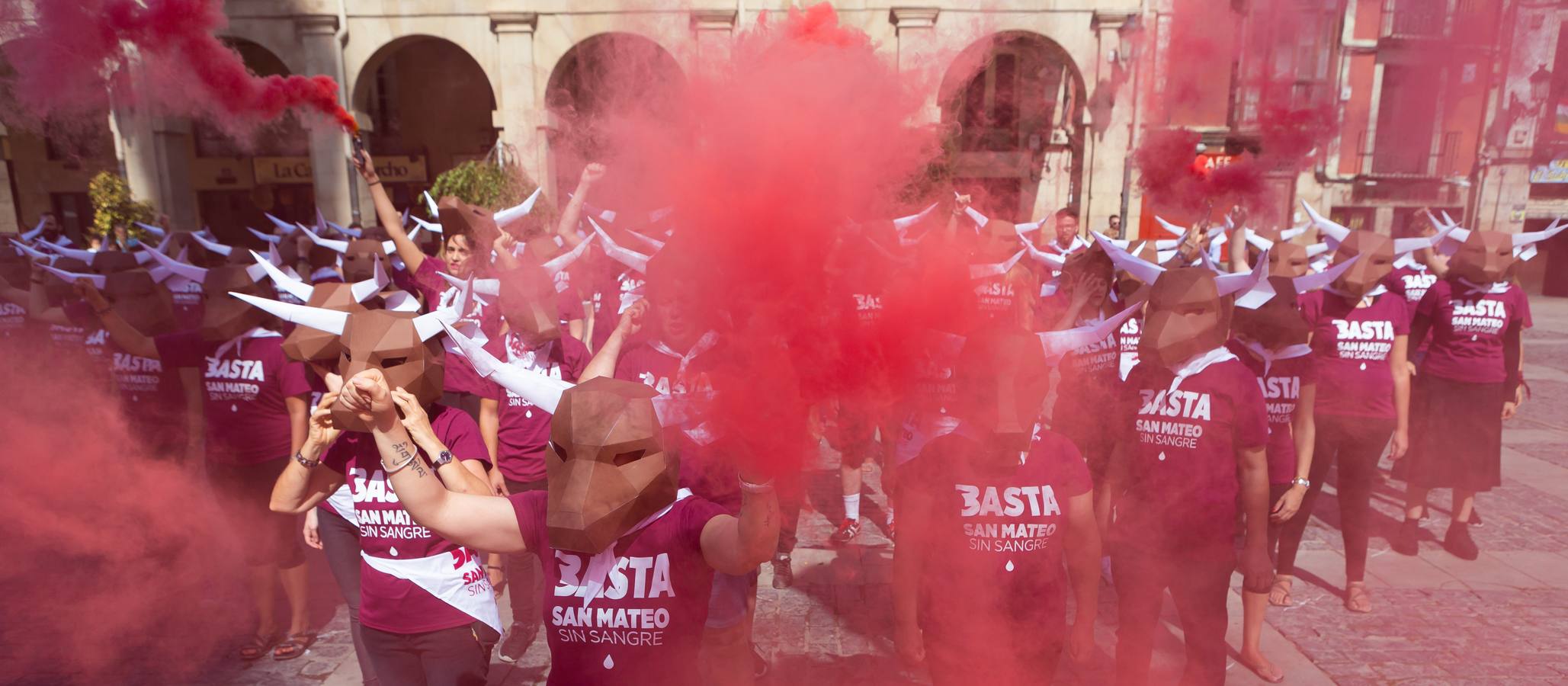 Protesta antitaurina en la Plaza del Mercado.