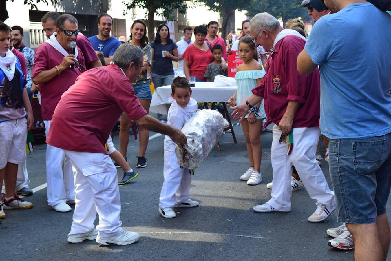 Celebración del VI Concurso de lanzamiento de gavillas organizado por la Peña La Rioja.