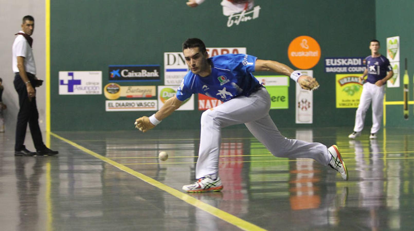 Olaizola II enmendó su borrón en Logroño y avasalló a Víctor en el cruce del torneo de Parejas de la Feria de San Mateo de Pelota. 