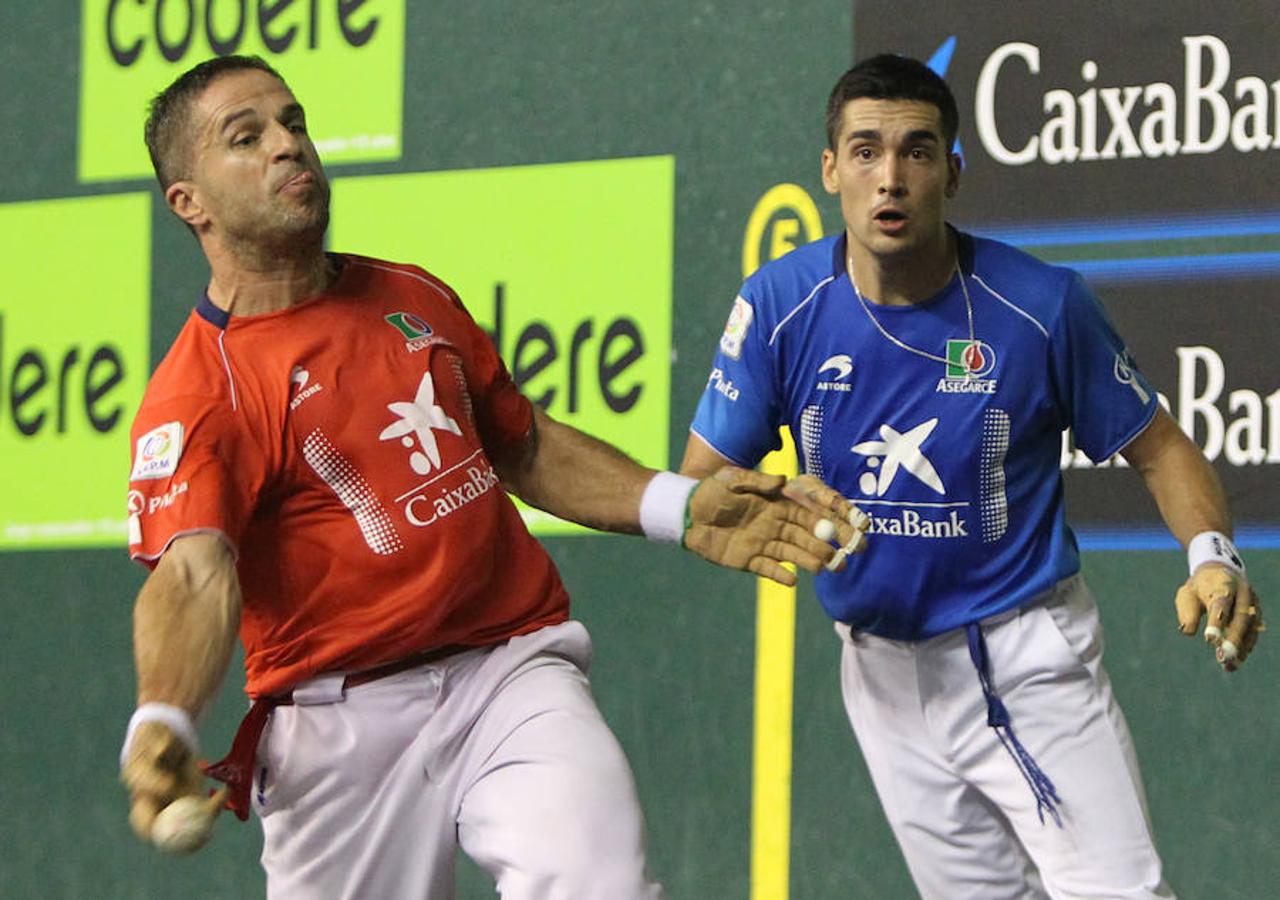 Olaizola II enmendó su borrón en Logroño y avasalló a Víctor en el cruce del torneo de Parejas de la Feria de San Mateo de Pelota. 