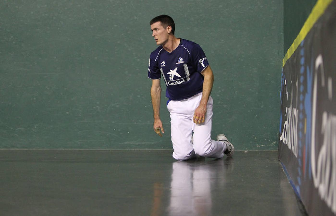 Olaizola II enmendó su borrón en Logroño y avasalló a Víctor en el cruce del torneo de Parejas de la Feria de San Mateo de Pelota. 