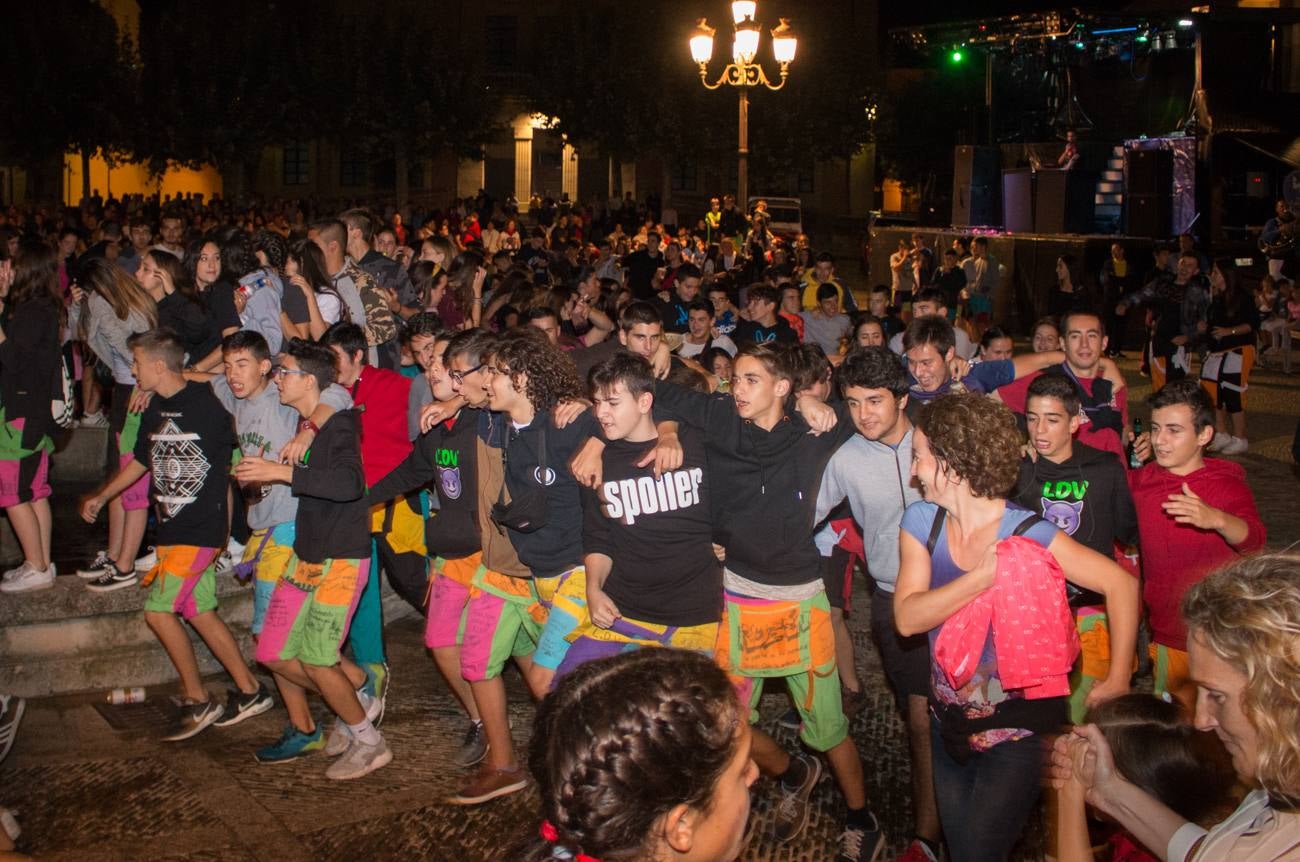 Fotos: Disparo del cohete de las fiestas de Gracias y de San Jerónimo Hermosilla en Santo Domingo