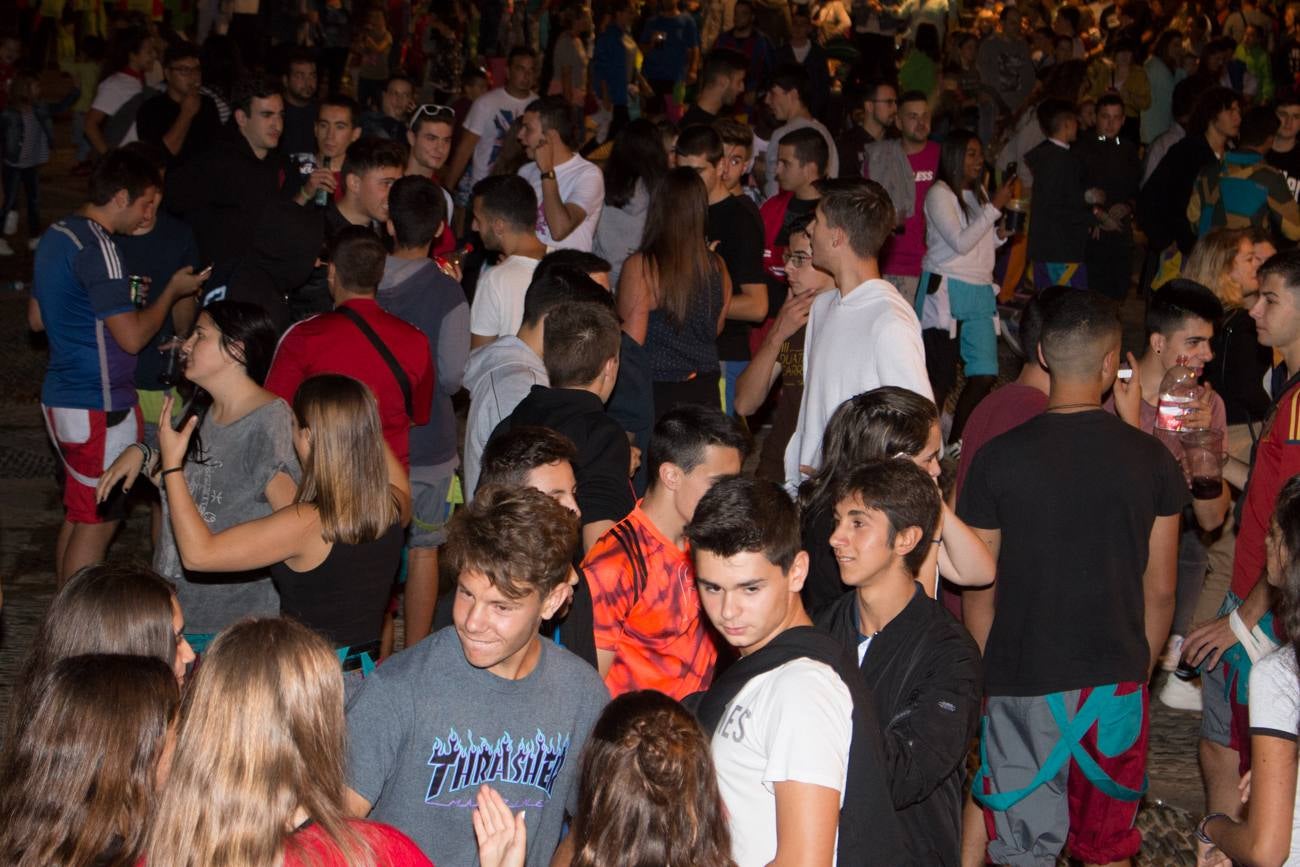 Fotos: Disparo del cohete de las fiestas de Gracias y de San Jerónimo Hermosilla en Santo Domingo