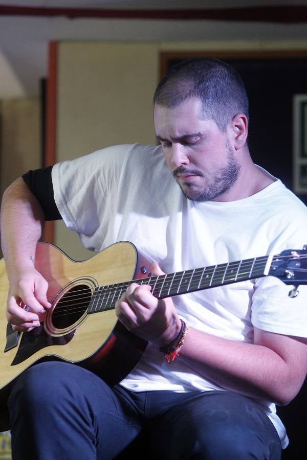 El local de la Peña La Rioja en la calle San Matías acogió el concierto de Jorge García