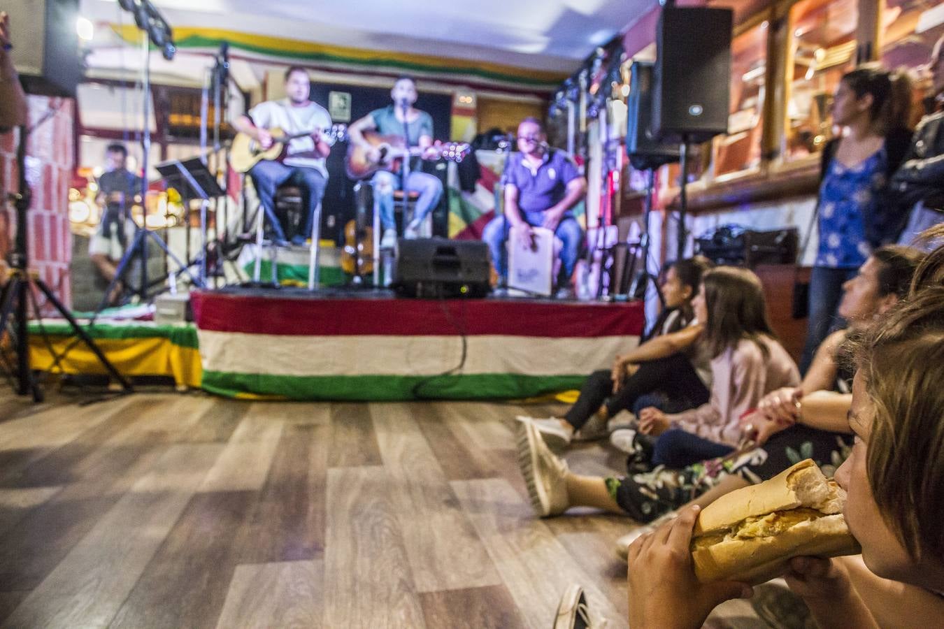 El local de la Peña La Rioja en la calle San Matías acogió el concierto de Jorge García