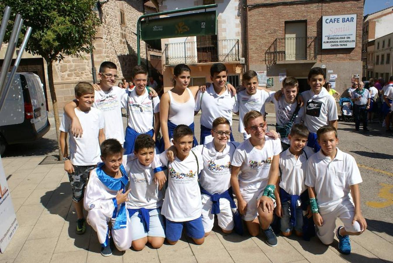 Baños de Río Tobía también celebra San Mateo. El fogonazo y el estruendo final del cohete ha resonado en el cielo de la localidad chacinera, donde la fiesta no ha hecho más que empezar. ¡A disfrutar!