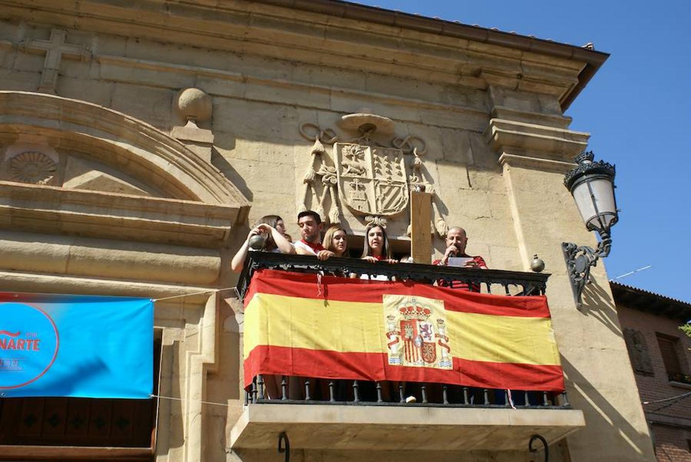 Baños de Río Tobía también celebra San Mateo. El fogonazo y el estruendo final del cohete ha resonado en el cielo de la localidad chacinera, donde la fiesta no ha hecho más que empezar. ¡A disfrutar!