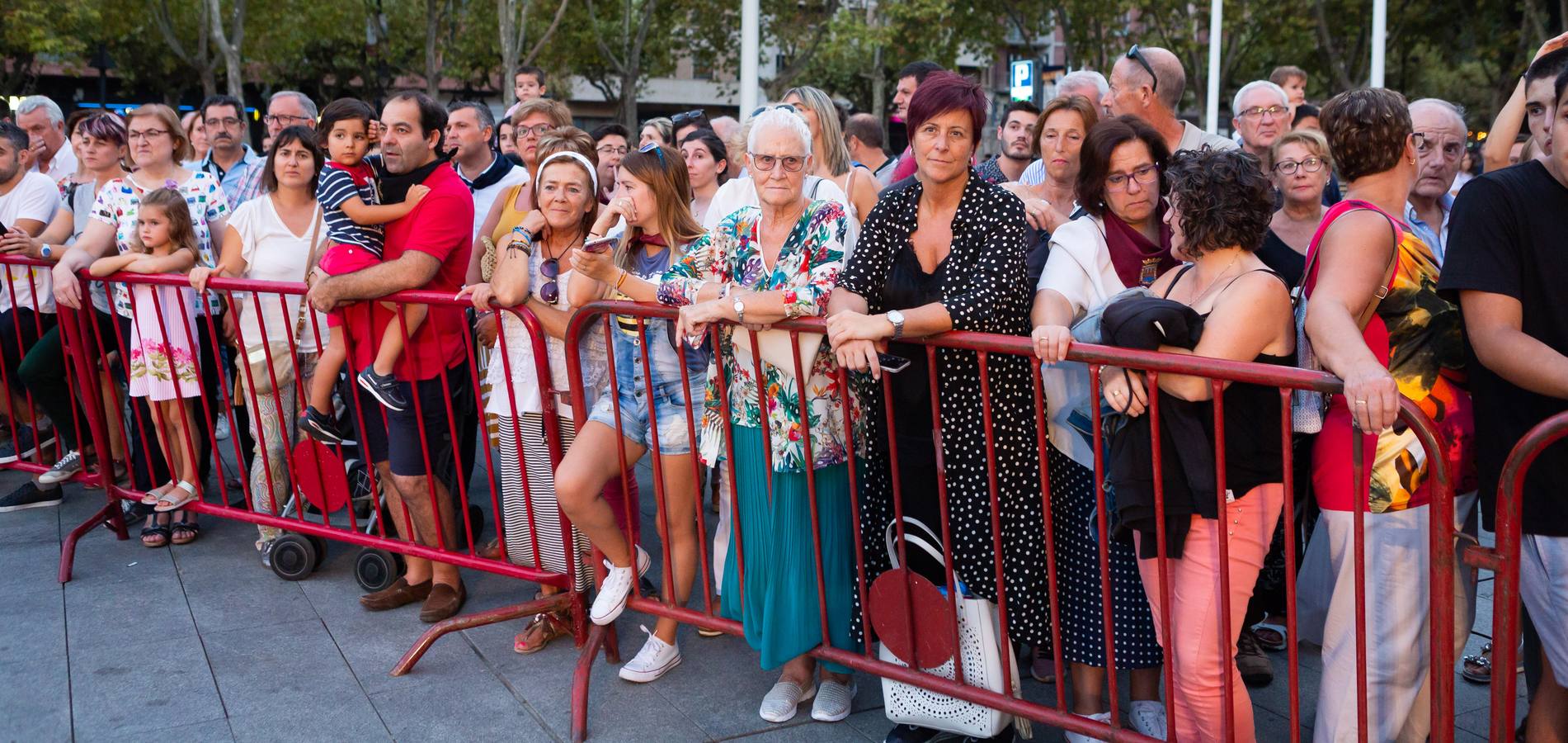 Este es uno de los actos populares de las fiestas de San Mateo, en el que se busca que diferentes personalidades riojanas protagonicen un acto similar al institucional que se desarrolla el 21 de septiembre 