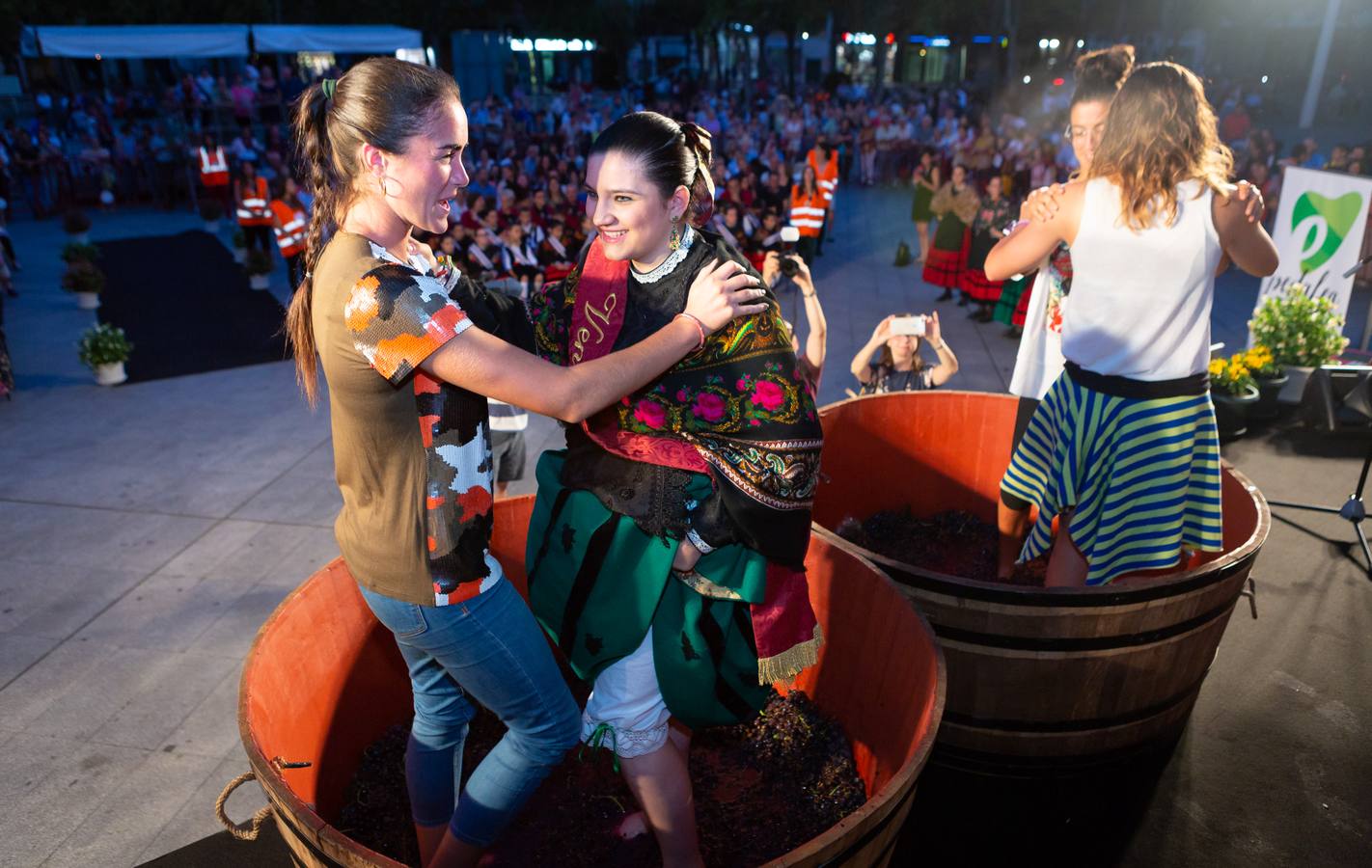 Este es uno de los actos populares de las fiestas de San Mateo, en el que se busca que diferentes personalidades riojanas protagonicen un acto similar al institucional que se desarrolla el 21 de septiembre 