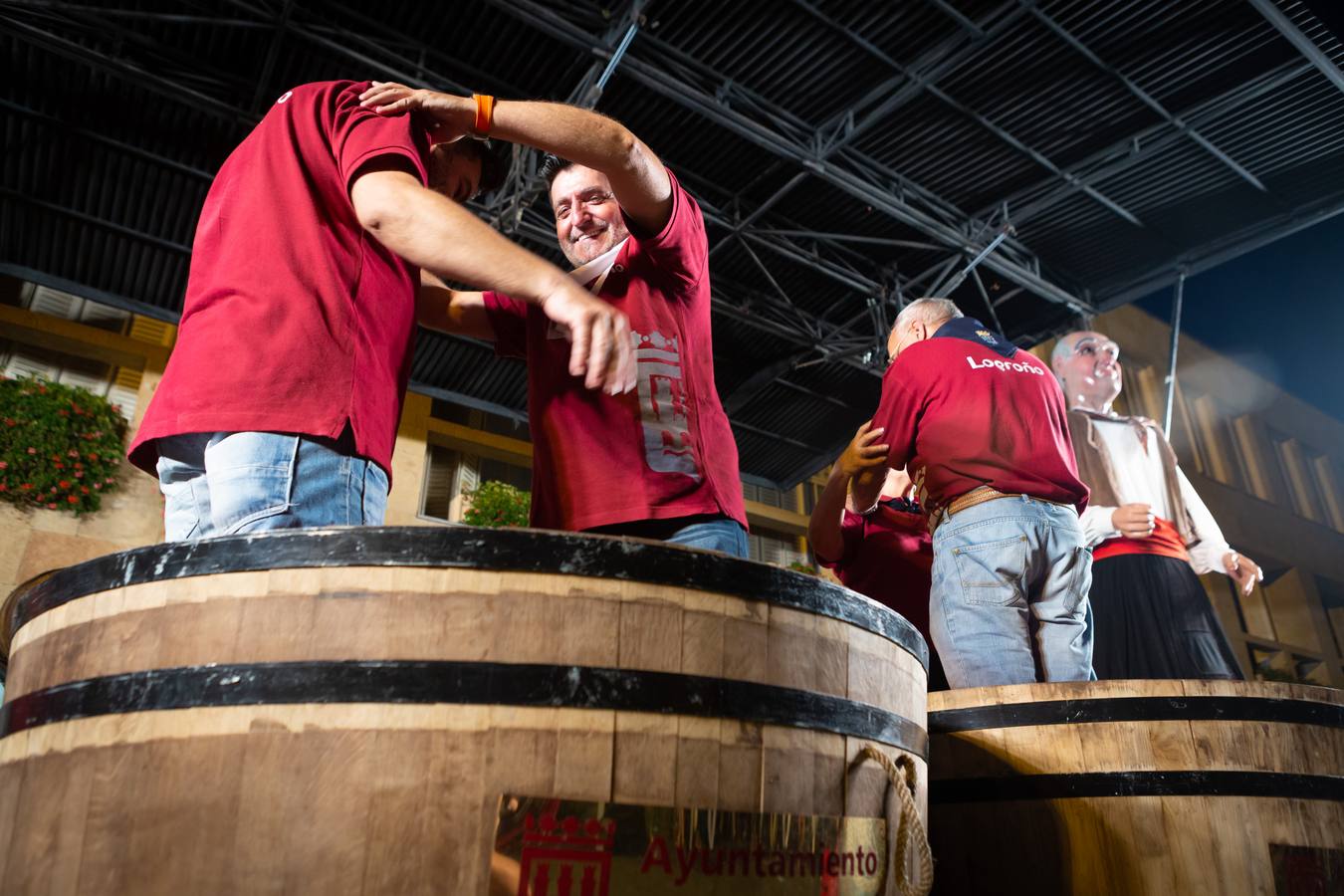 Este es uno de los actos populares de las fiestas de San Mateo, en el que se busca que diferentes personalidades riojanas protagonicen un acto similar al institucional que se desarrolla el 21 de septiembre 