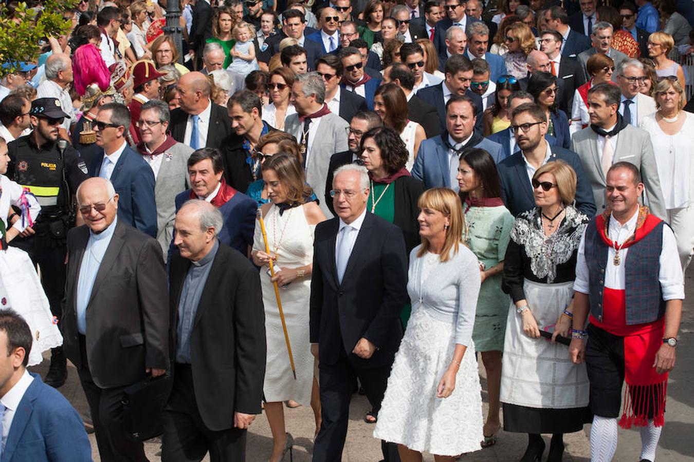 Dïa de San Mateo. Día grande en la ciudad con la ofrenda del primer mosto. El pisado y la posterior ofrenda del primer caldo a la virgen de Valvanera ocupó la mañana más institucional en El Espolón.