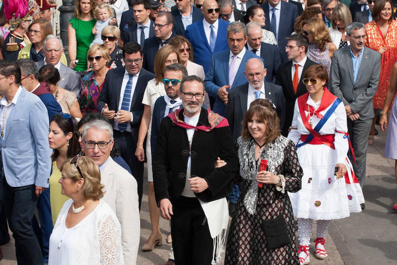 Dïa de San Mateo. Día grande en la ciudad con la ofrenda del primer mosto. El pisado y la posterior ofrenda del primer caldo a la virgen de Valvanera ocupó la mañana más institucional en El Espolón.