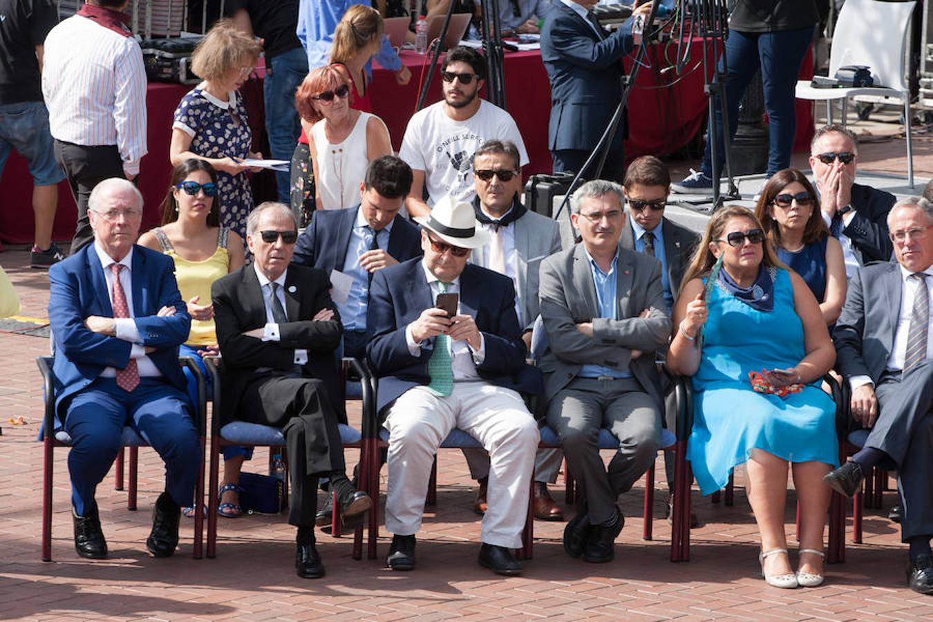 Dïa de San Mateo. Día grande en la ciudad con la ofrenda del primer mosto. El pisado y la posterior ofrenda del primer caldo a la virgen de Valvanera ocupó la mañana más institucional en El Espolón.