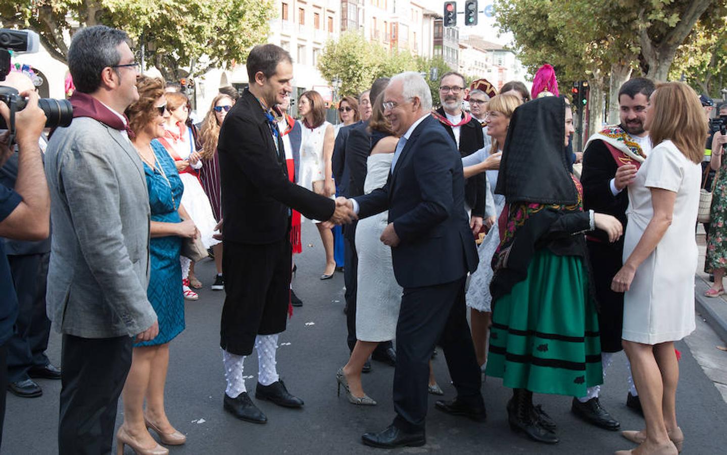 Dïa de San Mateo. Día grande en la ciudad con la ofrenda del primer mosto. El pisado y la posterior ofrenda del primer caldo a la virgen de Valvanera ocupó la mañana más institucional en El Espolón.