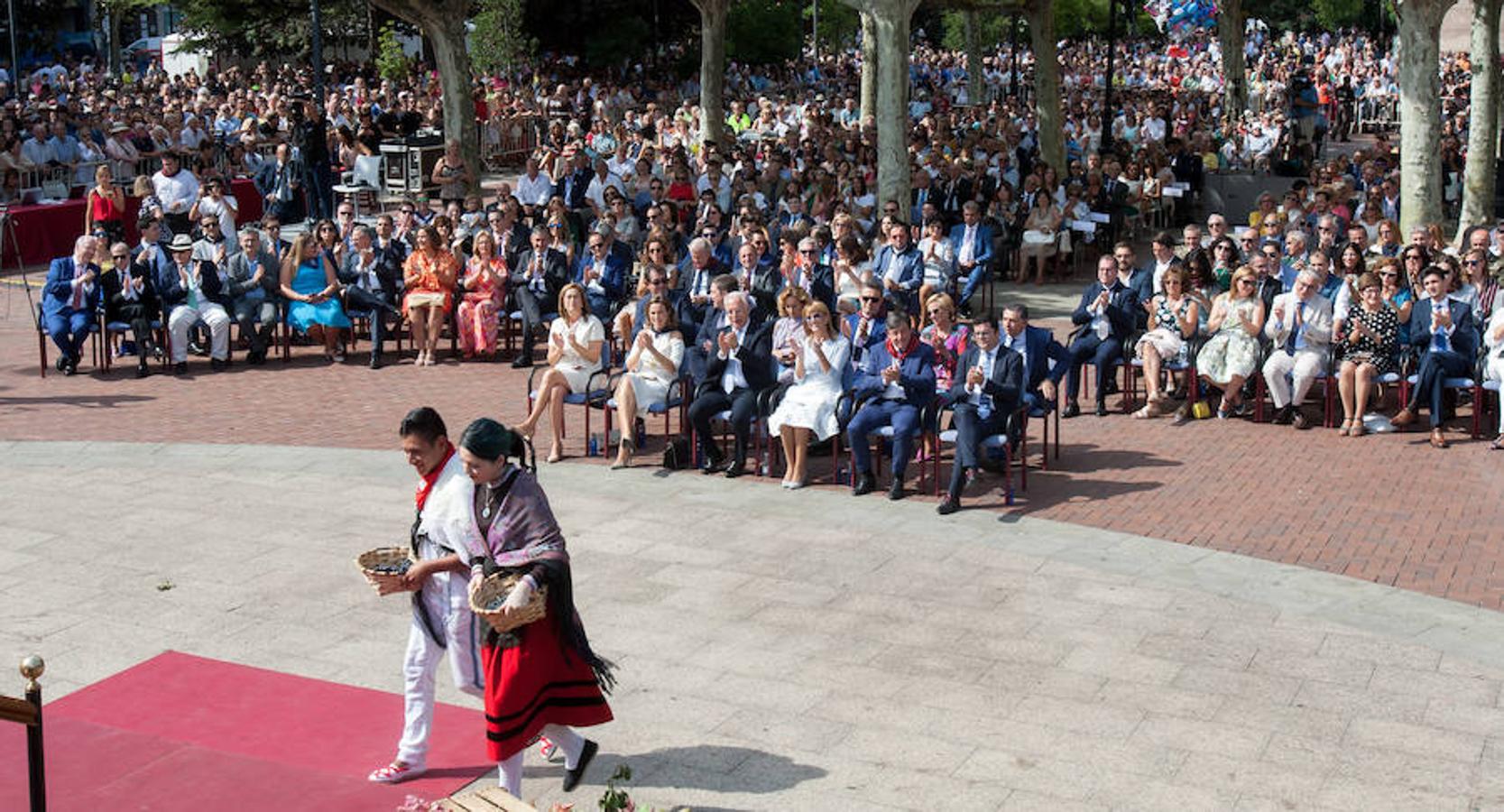 Dïa de San Mateo. Día grande en la ciudad con la ofrenda del primer mosto. El pisado y la posterior ofrenda del primer caldo a la virgen de Valvanera ocupó la mañana más institucional en El Espolón.