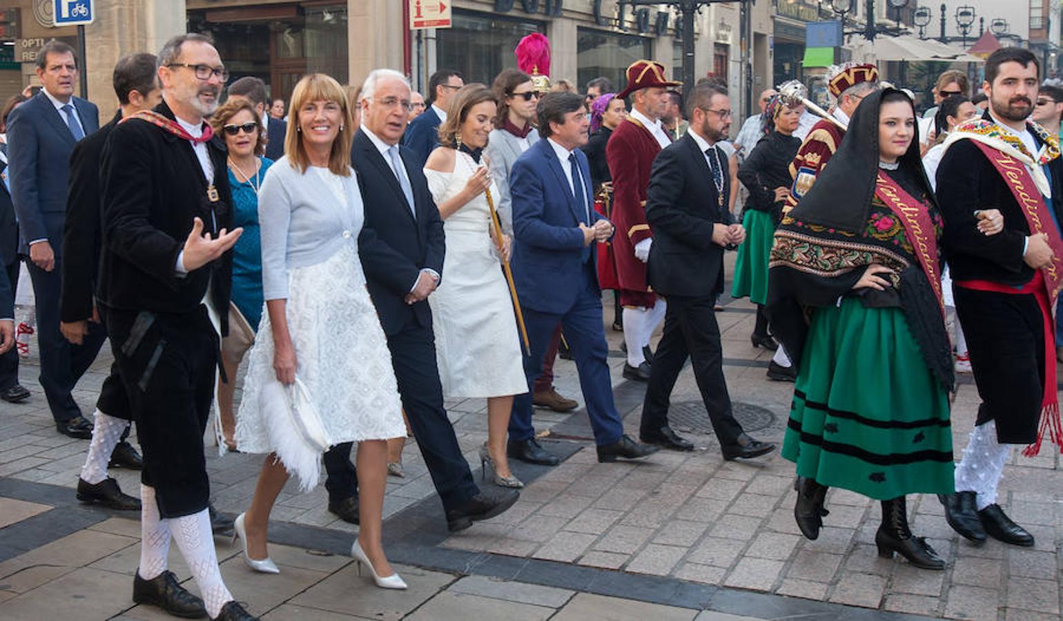 Dïa de San Mateo. Día grande en la ciudad con la ofrenda del primer mosto. El pisado y la posterior ofrenda del primer caldo a la virgen de Valvanera ocupó la mañana más institucional en El Espolón.