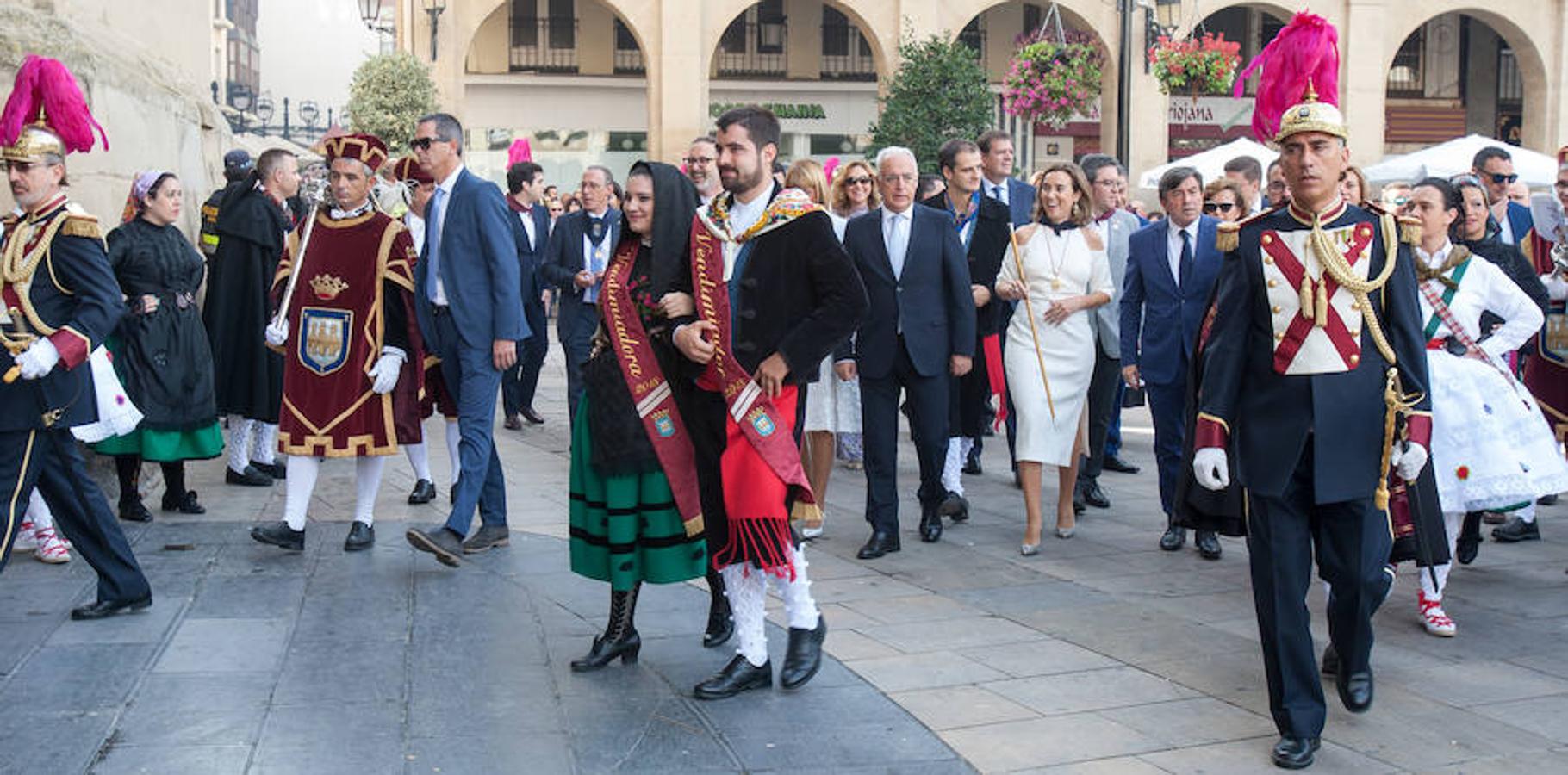 Dïa de San Mateo. Día grande en la ciudad con la ofrenda del primer mosto. El pisado y la posterior ofrenda del primer caldo a la virgen de Valvanera ocupó la mañana más institucional en El Espolón.