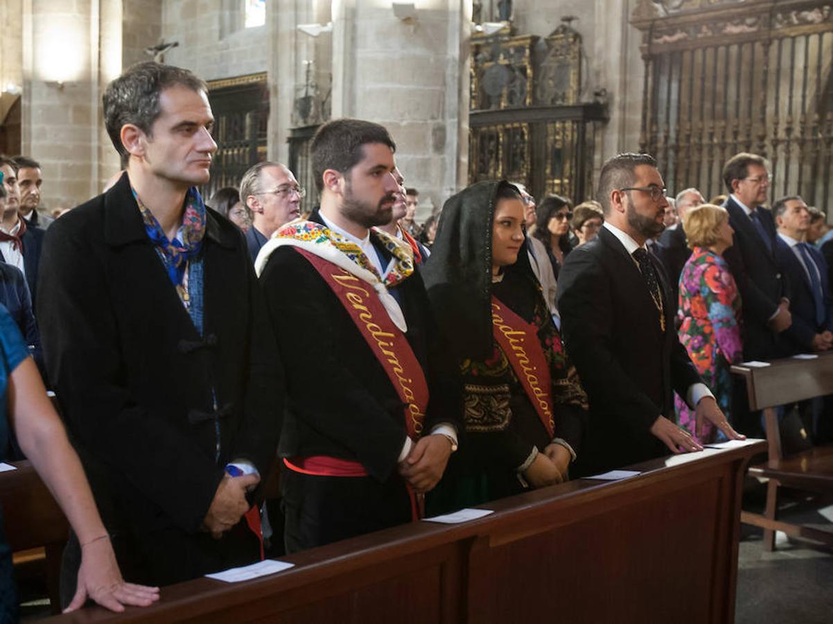 Dïa de San Mateo. Día grande en la ciudad con la ofrenda del primer mosto. El pisado y la posterior ofrenda del primer caldo a la virgen de Valvanera ocupó la mañana más institucional en El Espolón.