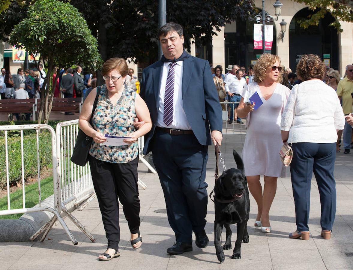 Dïa de San Mateo. Día grande en la ciudad con la ofrenda del primer mosto. El pisado y la posterior ofrenda del primer caldo a la virgen de Valvanera ocupó la mañana más institucional en El Espolón.