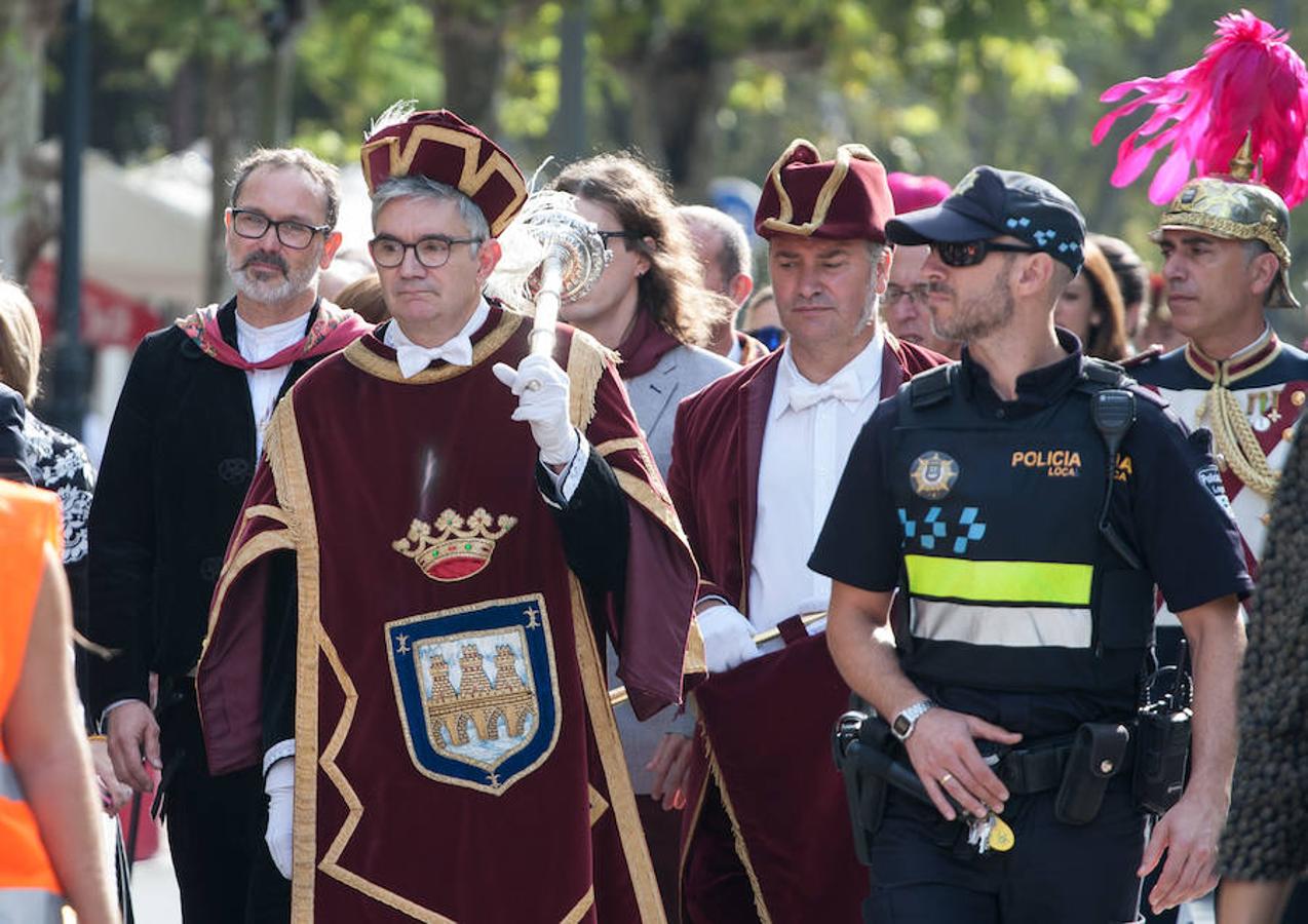 Dïa de San Mateo. Día grande en la ciudad con la ofrenda del primer mosto. El pisado y la posterior ofrenda del primer caldo a la virgen de Valvanera ocupó la mañana más institucional en El Espolón.