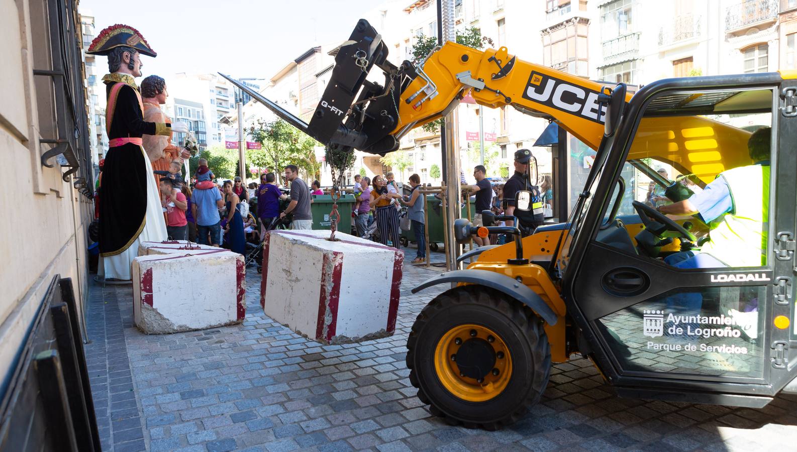 Fotos: A la sombra de los gigantes... y de los cabezudos