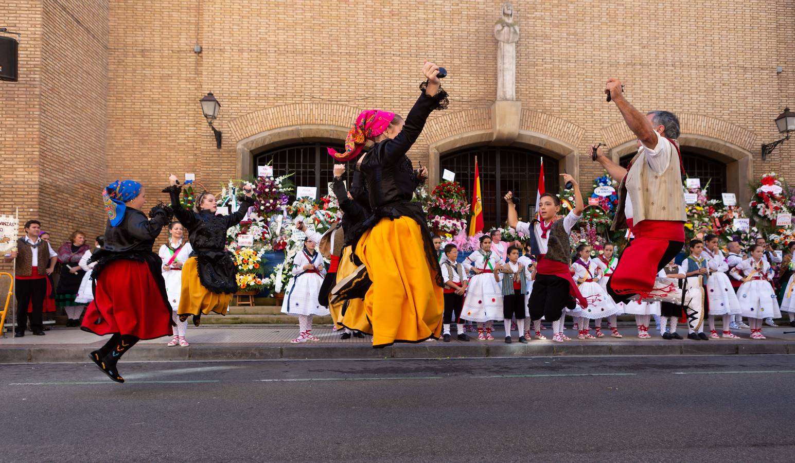 Fotos: Ofrenda floral a la virgen de Valvanera