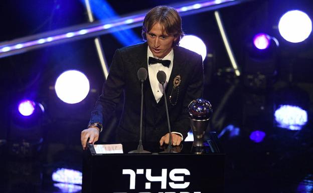 Luka Modric, con el premio 'The Best'